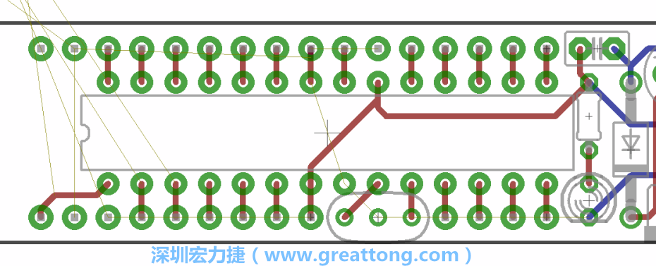 諧振器應(yīng)擺放在ATmega微控制器的針腳8、9和10旁邊，在共鳴器和微控制器中間的高頻信號(hào)線應(yīng)該要愈短愈好，此外，其它的信號(hào)線應(yīng)該要遠(yuǎn)離這個(gè)區(qū)域且配置在諧振器的下方，這樣做是為了防止不必要的無線電波干擾。